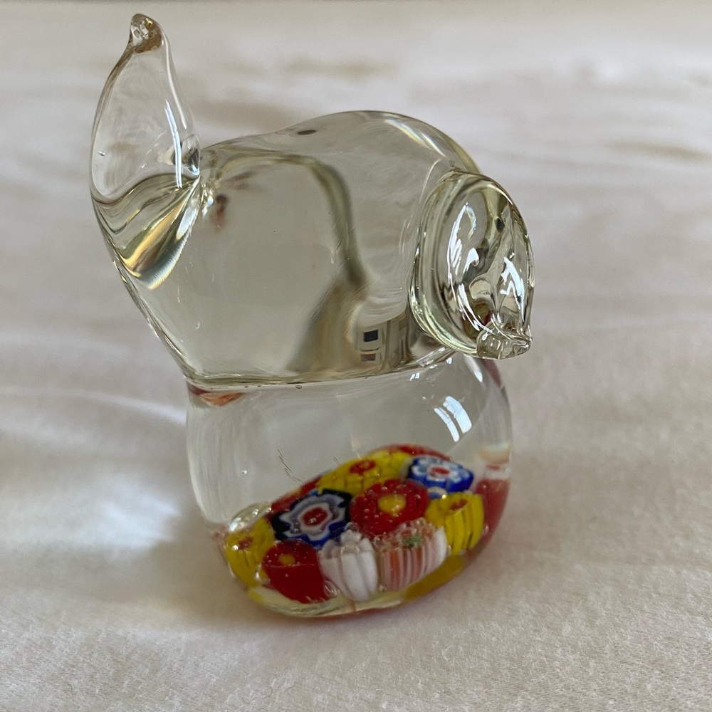 Hand Blown Art Glass Elephant Figurine with Millefiori Base, unsigned. - Picture 2 of 8